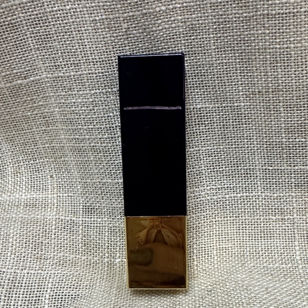 NO LONGER FOR SALE Estée Lauder Lipstick